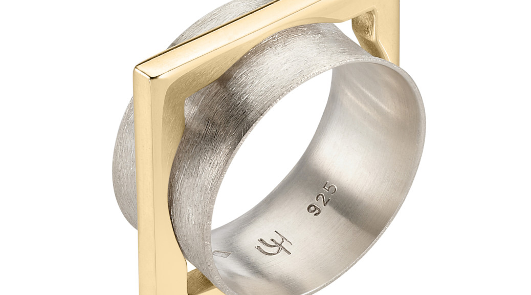Ring with mobile square gold ring © Y. Yahya