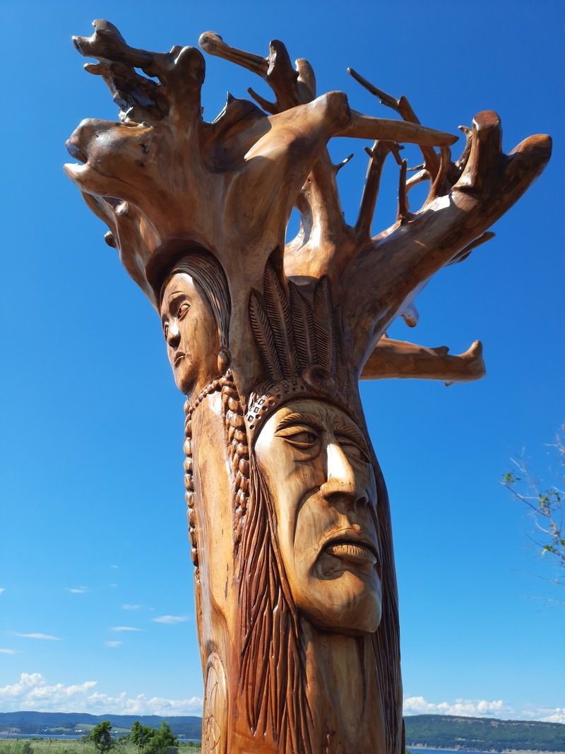 totem - Gilles Cormier - Rencontres de sculpture - La chapelle de la verrerie - Fougères